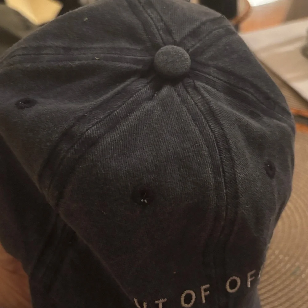 Avantstay “Out Of Office” Casual Grayish Navy “Out of Office' Cap
